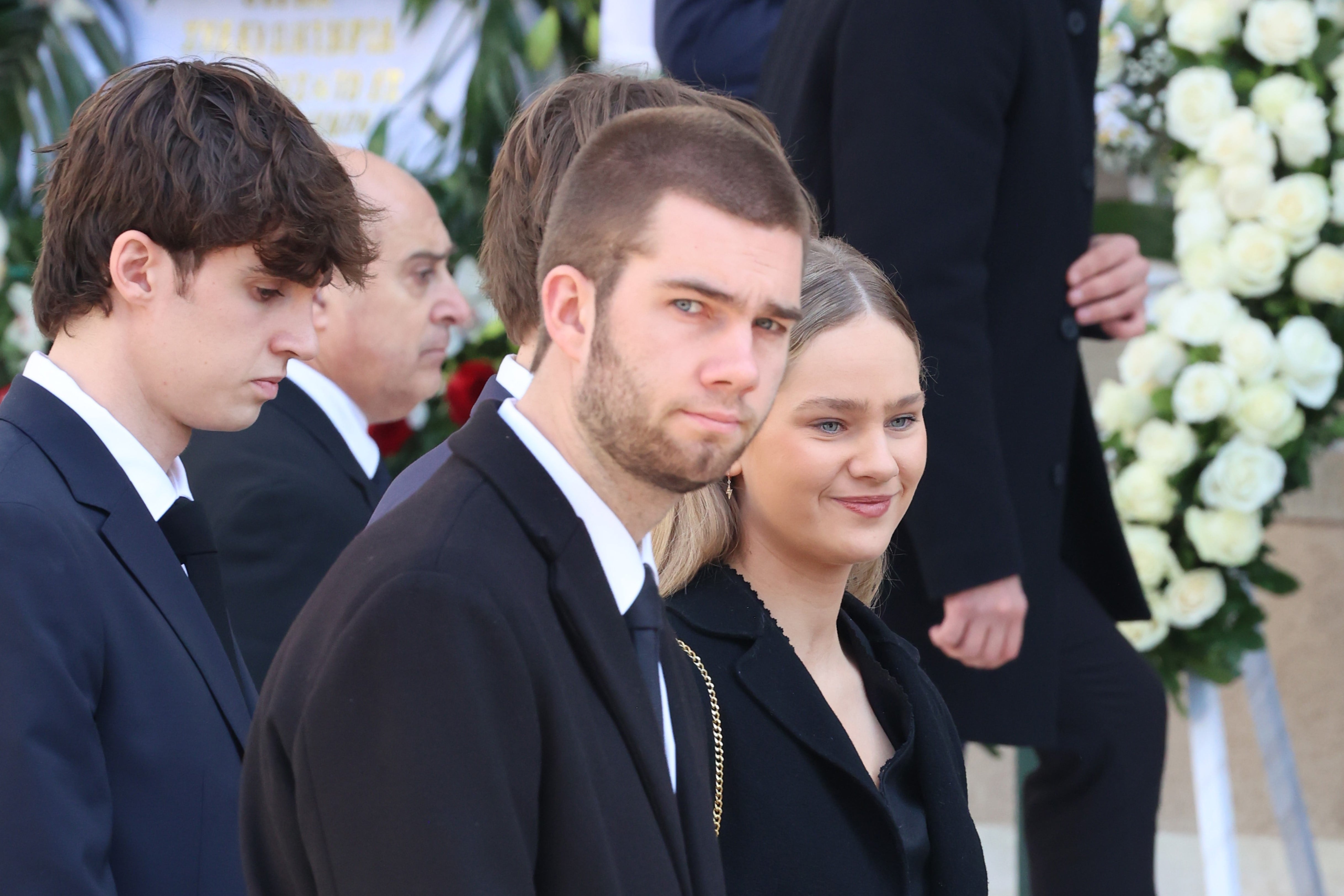 Irene Urdangarin, junto a sus hermanos Pablo Nicolás y Juan Valentín, en una foto de archivo.