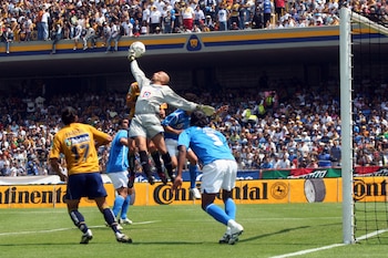 Oscar "el Conejo" Pérez durante