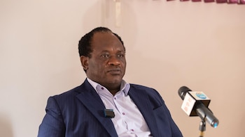 La Fiscalía de Zambia imputa por traición al líder opositor Brian Mundubile