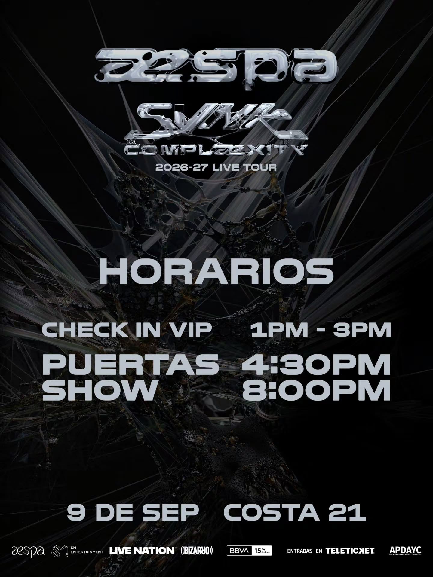 Un afiche informativo detalla el programa y los horarios de ingreso para el concierto del grupo de K-pop Aespa el 9 de septiembre en el recinto Costa 21 de Lima.
