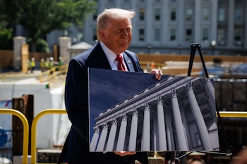 La demanda del Fondo Nacional para la Preservación Histórica cuestiona que Donald Trump avance sin aprobación del Congreso con la transformación de la Casa Blanca (EFE/EPA/SAMUEL CORUM/POOL).
