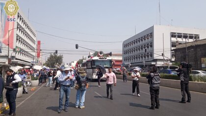 Día del Maestro: Marcha de la CNTE avanza por avenida México-Tenochtitlán hacia el Zócalo | EN VIVO