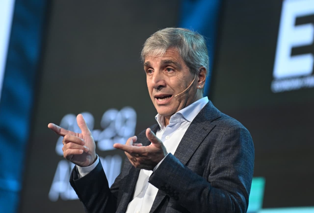 Esta semana, el ministro de Economía, Luis Caputo, consiguió USD 848 millones con el Bonar 2027 y 2028. (Maximiliano Luna)