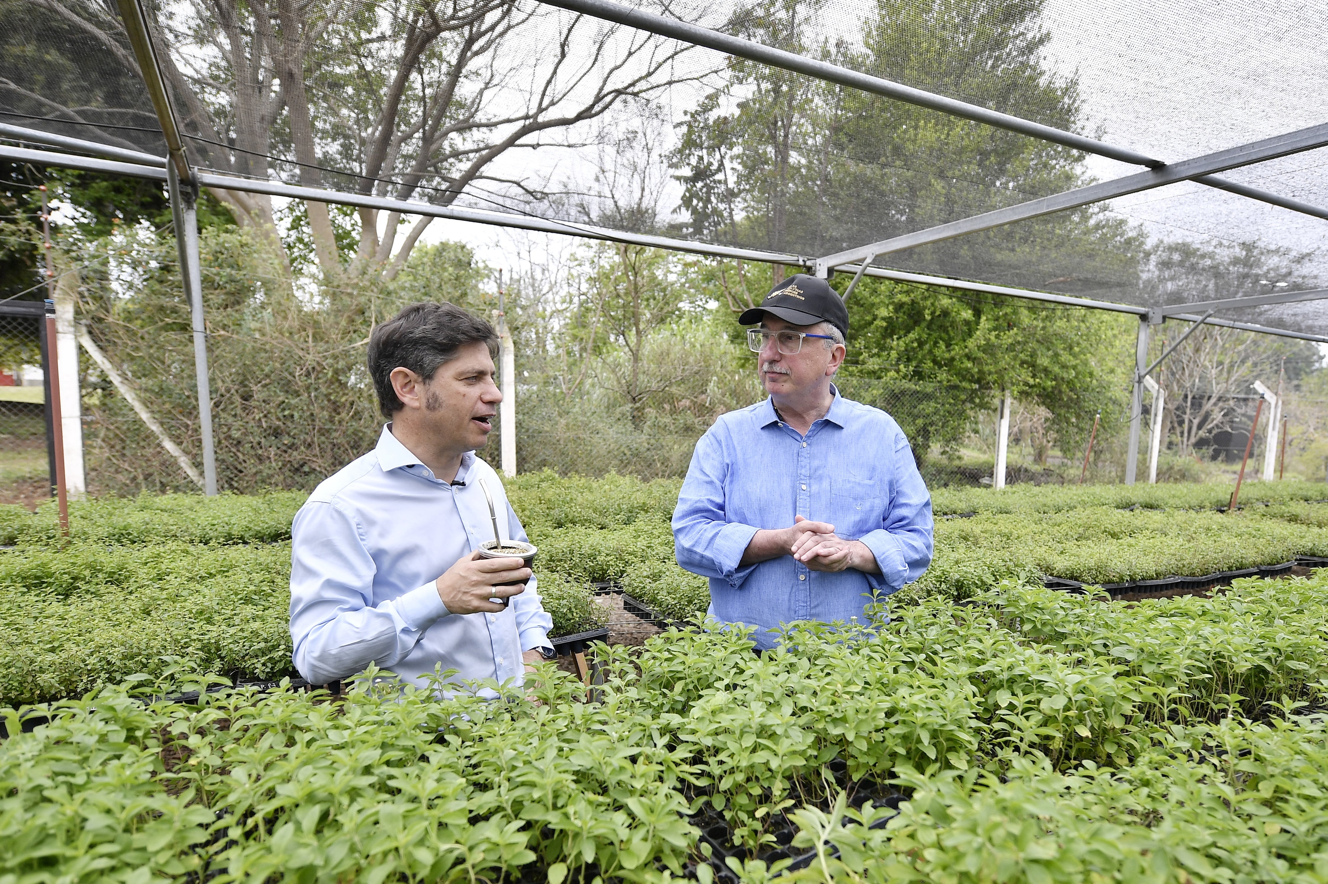 Axel Kicillof y Hugo Passalaqua durante unan recorrida en Misiones