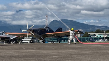 Guatemala incorpora cuatro aeronaves estadounidenses para enfrentar incendios forestales