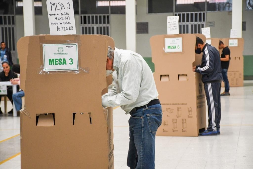 El 8 de marzo se adelantarán, a la par de las elecciones al Congreso, las consultas interpartidistas de la izquierda y la centro-derecha - suministrado a Infobae