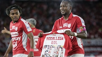 Hugo Rodallega hizo historia a los 40 años: marcó triplete y llegó a 302 goles como profesional