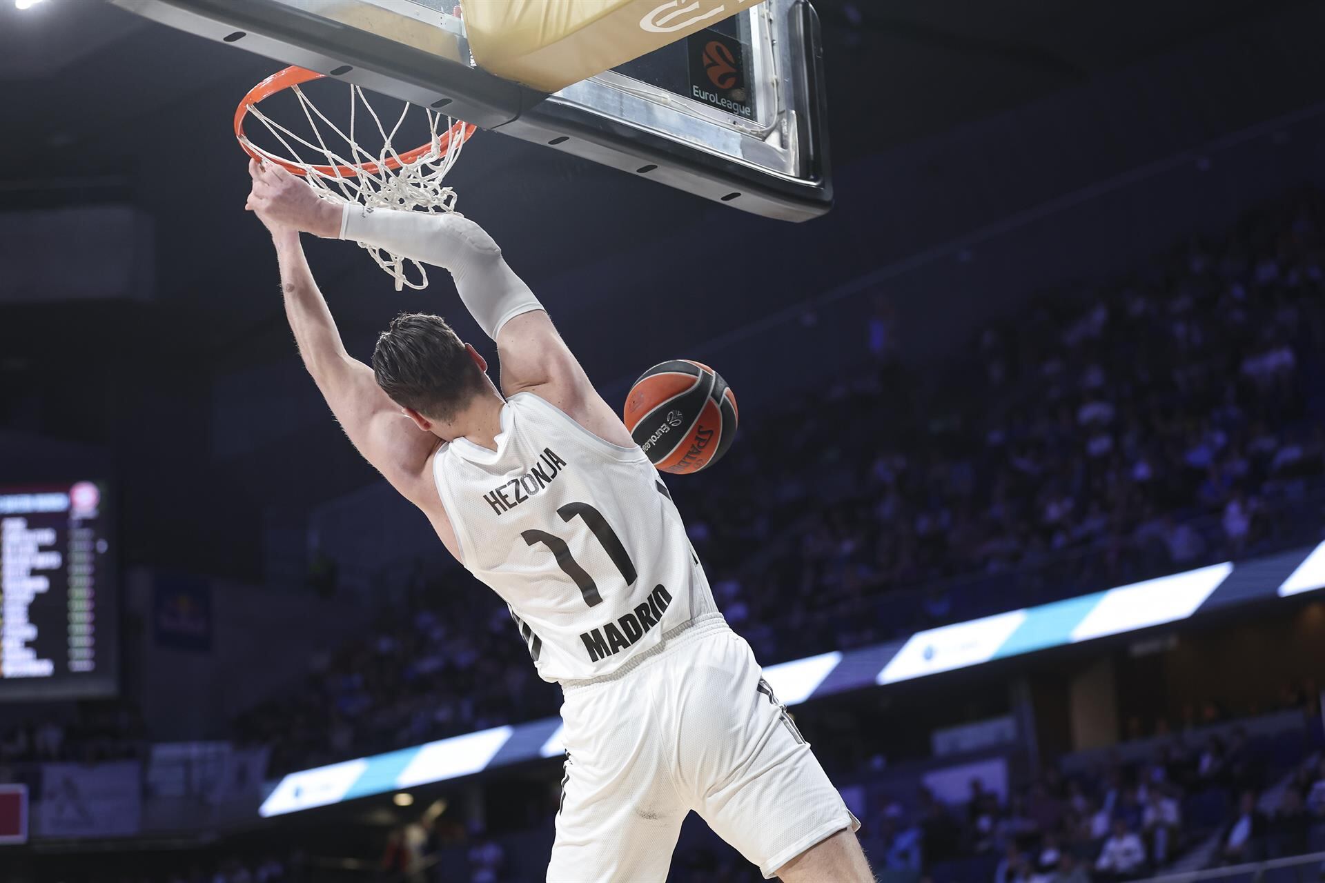 Hezonja decide la épica batalla ante UCAM Murcia y asegura el liderato del Real Madrid