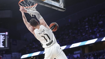 Hezonja decide la épica batalla ante UCAM Murcia y asegura el liderato del Real Madrid