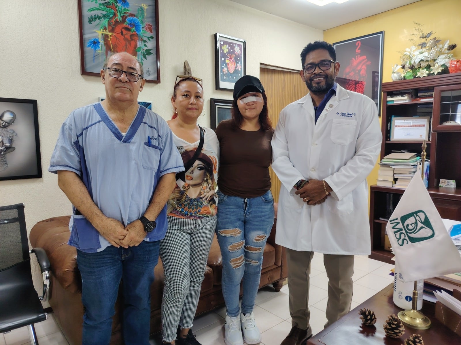 IMSS reconstruye el rostro de una joven motociclista tras grave accidente