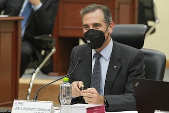 Lorenzo Córdova encabezó conferencia del