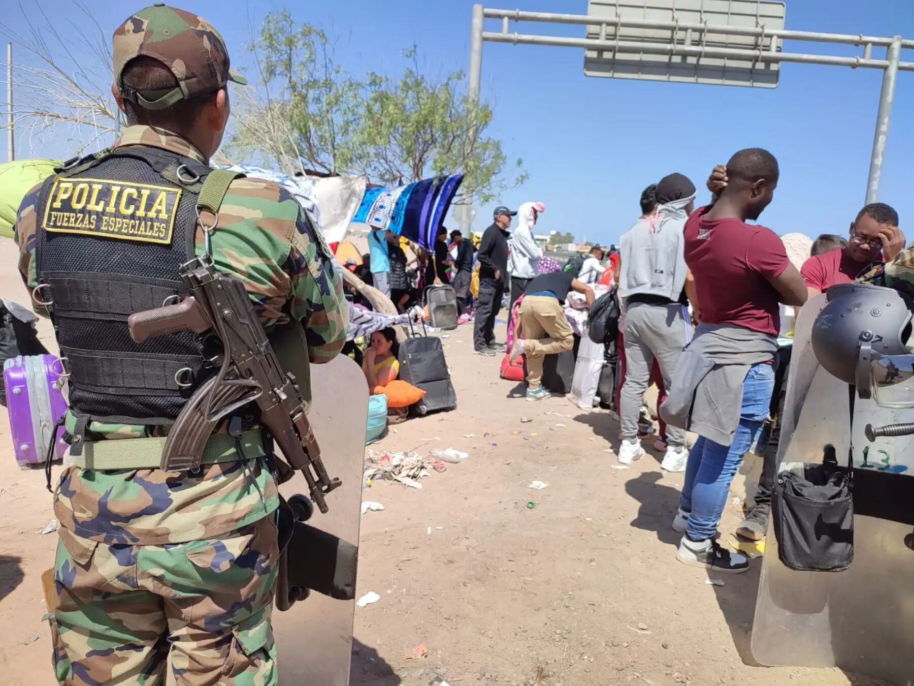 Más miembros de las FF.AA. del Perú llegan a zona fronteriza con Chile ante intento de ingreso de migrantes indocumentados