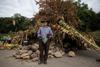 Un agricultor de la población