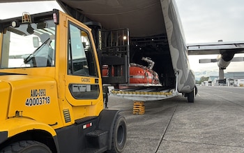 Fuerza Aeroespacial Colombiana envía combustible