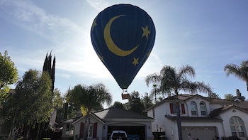Aterrizaje de emergencia de globo aerostático en vivienda de Temecula