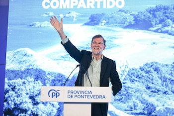 17/10/2026 El expresidente del gobierno Mariano Rajoy, durante un acto de homenaje a 2.600 exconcejales del PP, en el pabellón municipal de Nantes, a 17 de octubre de 2026, en Sanxenxo, Pontevedra, Galicia (España). El acto ha sido concebido como un reconocimiento a los representantes locales del partido a lo largo de los últimos 47 años.
POLITICA
Elena Fernández - Europa Press
