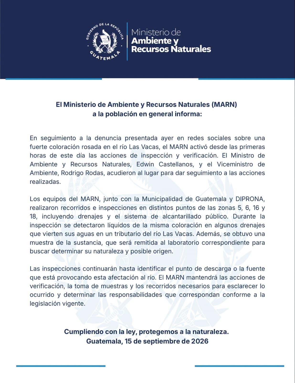El Ministerio de Ambiente y Recursos Naturales de Guatemala inspecciona el río Las Vacas tras hallar un líquido de coloración rosada en los drenajes de la capital. (Ministerio de Ambiente y Recursos Naturales)