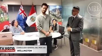 Os peruanos desafiam a distância e o clima para escolher o exterior: a vida é assim. Preso: Ministro das Relações Exteriores do Peru.