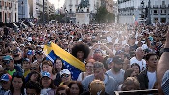 España dejará de conceder y renovar residencias por razones humanitarias, la mayoría venezolanos, desde mañana