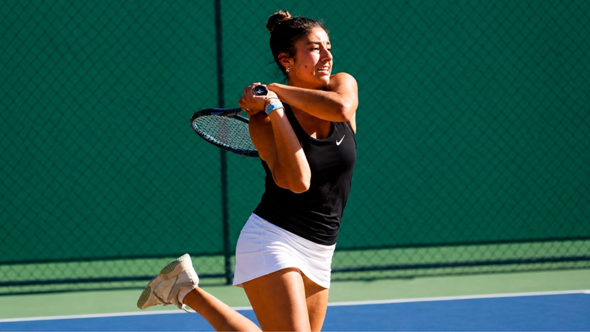 Dana Guzmán cierra su notable paso por el W100 de Edmond en los cuartos de final: escalará al menos 65 casillas en el ranking