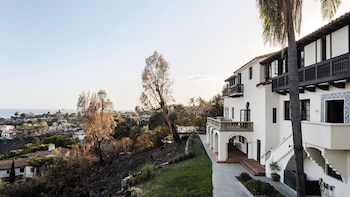 Una villa en Los Ángeles que sirvió de refugio para exiliados alemanes que huían de los nazis reabre sus puertas
