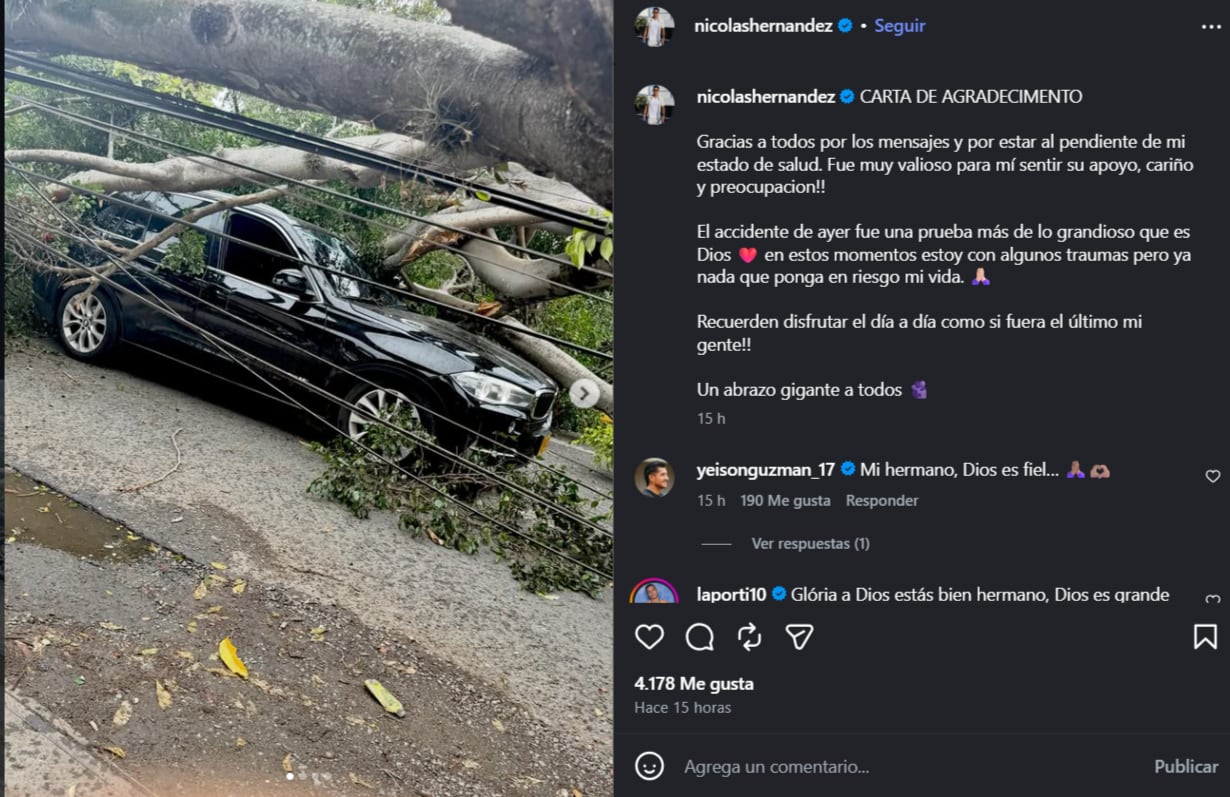 El defensor del cuadro Escarlata compartió las imágenes de cómo quedó su carro luego de la caída del árbol-crédito @nicolashernandez/Instagram