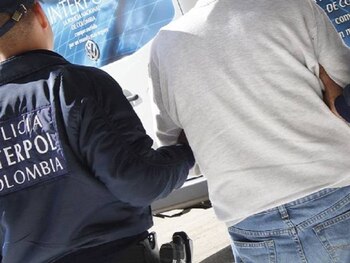 Luis Morales Andrade está a la espera de la audiencia para imputar cargos y de su posterior extradición a Ecuador - crédito Interpol Colombia