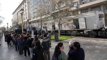 Protesta universitaria, en vivo: arrancó la atención sanitaria de la UBA en Plaza de Mayo