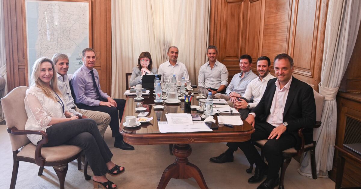 El Gobierno definirá las prioridades del Congreso y el peronismo avanza en un armado transversal