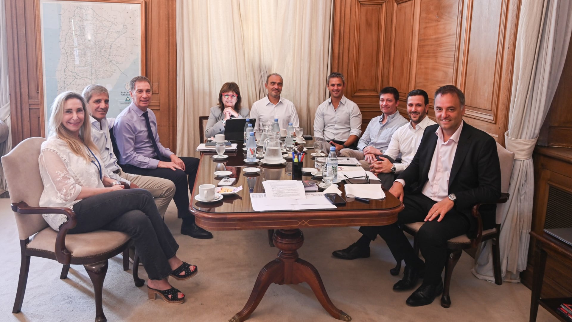 La mesa política de la Casa Rosada negoció los cambios en la reforma laboral para facilitar su sanción