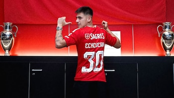 La presentación del Diablito Echeverri en el Benfica tras ser cedido por el Manchester City: “Vamos a cumplir todos los objetivos”