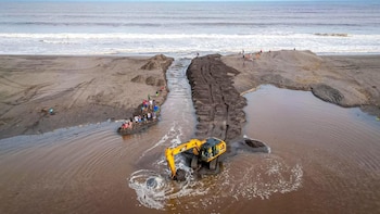 La Cruz Roja Salvadoreña atiende inundaciones en Sonsonate por la depresión tropical Cristina