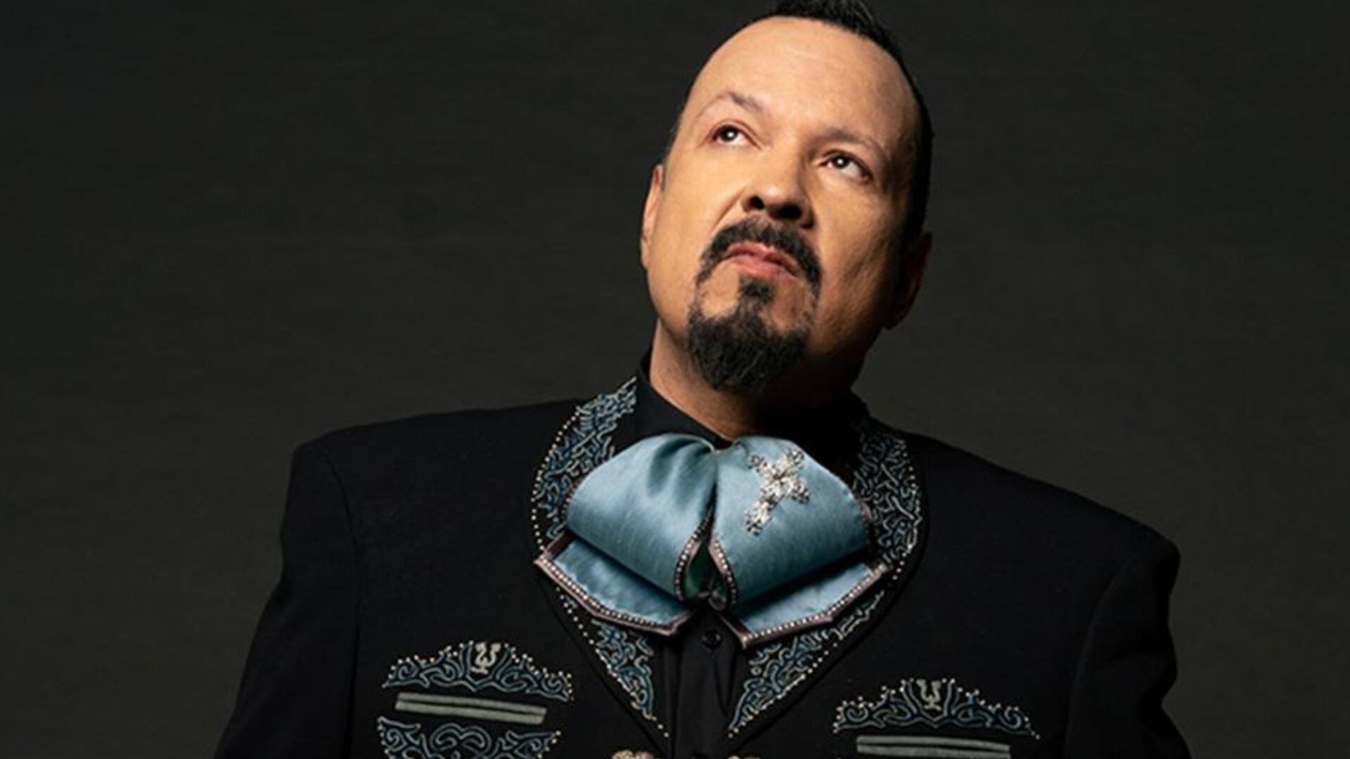 El cantante hizo un llamado a la ciudadanía para apoyar al país en un momento que calificó como “histórico y complicado”. (Pepe Aguilar, Facebook)
