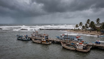 Fuerza Naval de Nicaragua suspende navegación en la costa caribeña por la onda tropical número 13