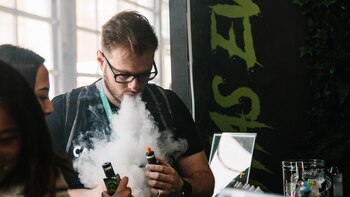 El vapeo frecuente en los