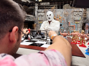 La producción cuenta la historia de un luchador mexicano que vuelve del retiro. (Apple)