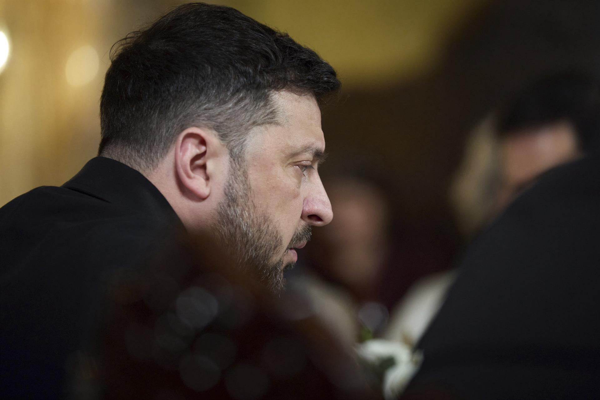 Zelenski pide a socios mayor presión a Rusia para bloquear suministros clave