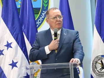 El ministro de Seguridad, Gerzon Velásquez, atribuyó parte del desafío a la ubicación geográfica de Honduras. (FOTO: La Prensa)
