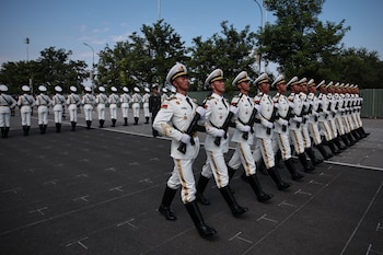Soldados del Ejército Popular de Liberación durante un ensayo en Pekín (EFE/EPA/ANDRES MARTINEZ CASARES/Archivo)