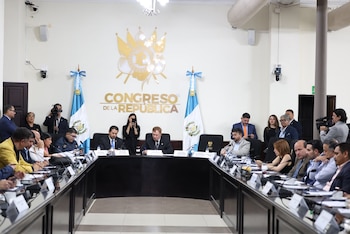 La Junta Directiva del Congreso de Guatemala dejó fuera de la agenda del 4 de agosto cualquier iniciativa sobre combustibles por falta de consensos, aunque no descartó una moción privilegiada.