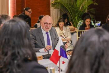 El Programa de las Naciones Unidas para el Medio Ambiente (PNUMA) estuvo representado por su director regional para América Latina, Juan Bello.