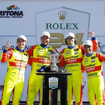 El equipo estuvo compuesto por