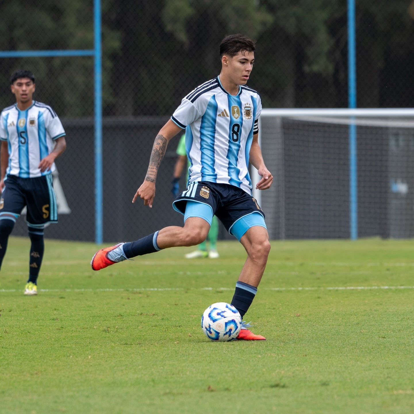 Tobías Andrada fue desafectado de la selección argentina para los amistosos ante Bolivia, Burkina Faso y Benín (Instagram @_tobiandrada)