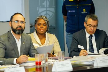 La ministra de Educación Nacional,