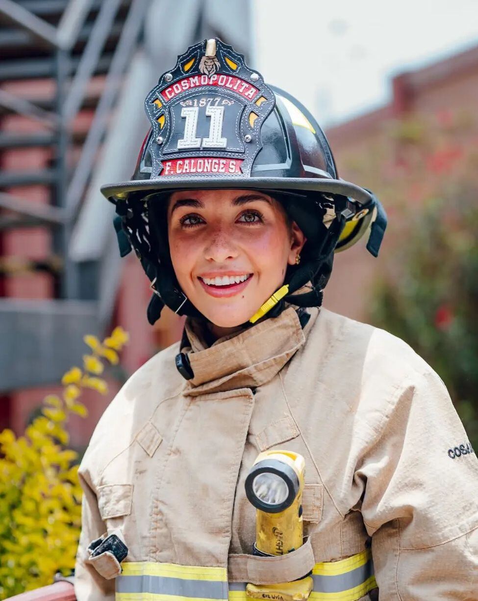 Luego del show multitudinario, la intérprete optó por un desafío físico en el Cuerpo de Bomberos del Perú. (Instagram / mariabecerra)