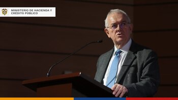 El ministro de Hacienda, José