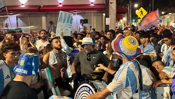 Los hinchas argentinos llenan las