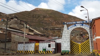 Vista de la Empresa Minera Huanuni en la ciudad andina de Oruro, Bolivia.