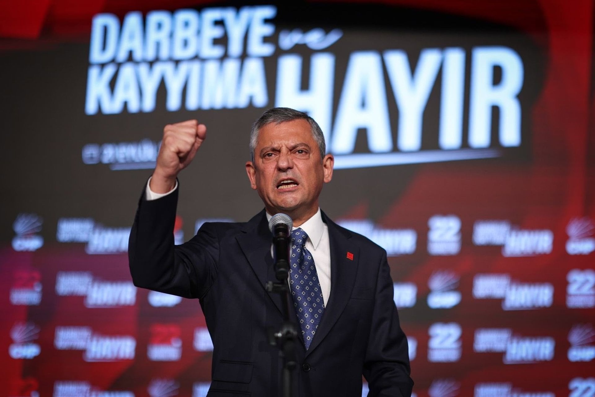 Özgür Özel.