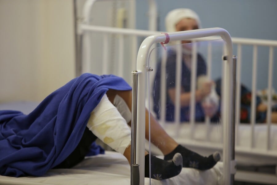 El menor fue alcanzado por las llamas cuando sus familiares intentaban eliminar una plaga de gusanos de un árbol de mango- crédito Colprensa